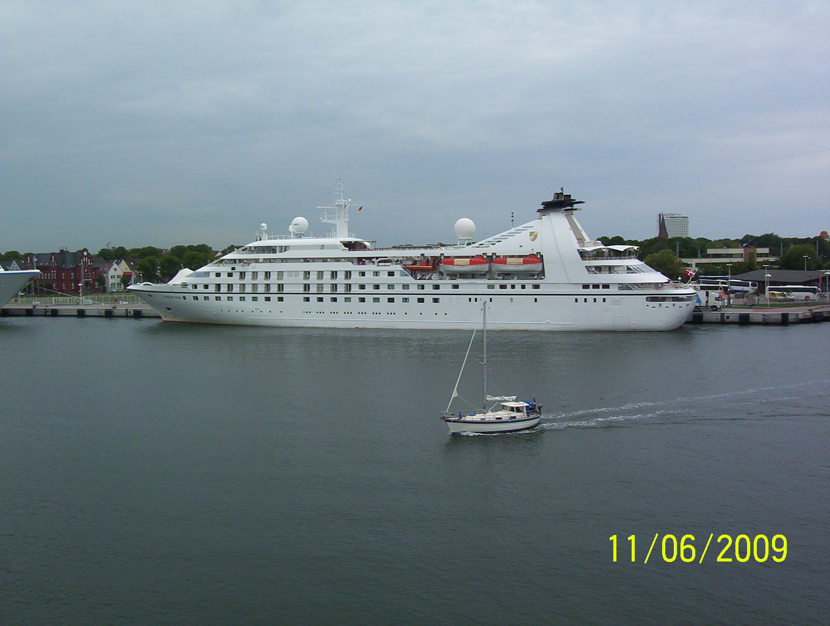 100_3926 ROSTOCK - vyplouváme-prohlídka okolí